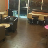 Adam You Café În interior