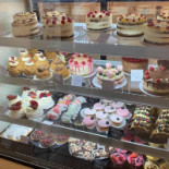 Almond Artisanal Bakery În interior