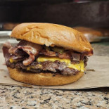 Beef Buns Smash Burger Cu Vita Angus Mâncare