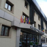 Caprice Lounge Exterior