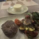 Caprice Lounge Comida