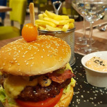 Caprice Lounge Comida