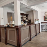 Trei Bețivi În interior