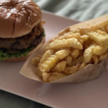 Burger Island Mâncare