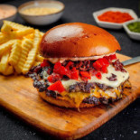 Boom Burger Titan Mâncare