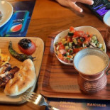 Zeina Kebap Mâncare