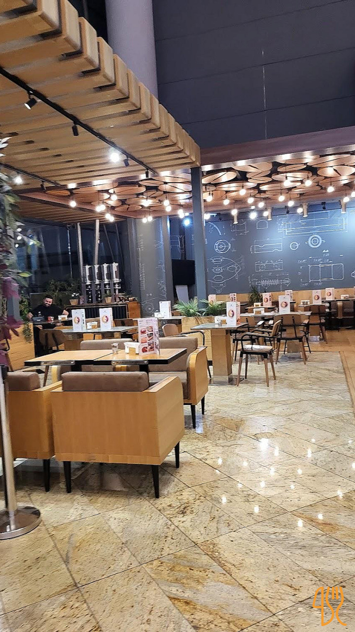 Manufaktura Bucuresti Mall În interior