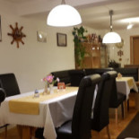 Mika Bistro În interior