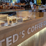 Ted's Coffee Co. În interior