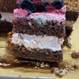 Patiserie-cofetarie Nicola Mâncare