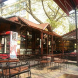 Filos Pub Exterior