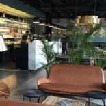 KANE World Food Studio Dentro