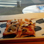 Treevi Pizza Al Taglio Apaca Mâncare
