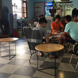 Wing Eat În interior