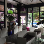 No Namecafe Diham À l'intérieur