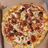 Pizza Club No. 16 Mâncare