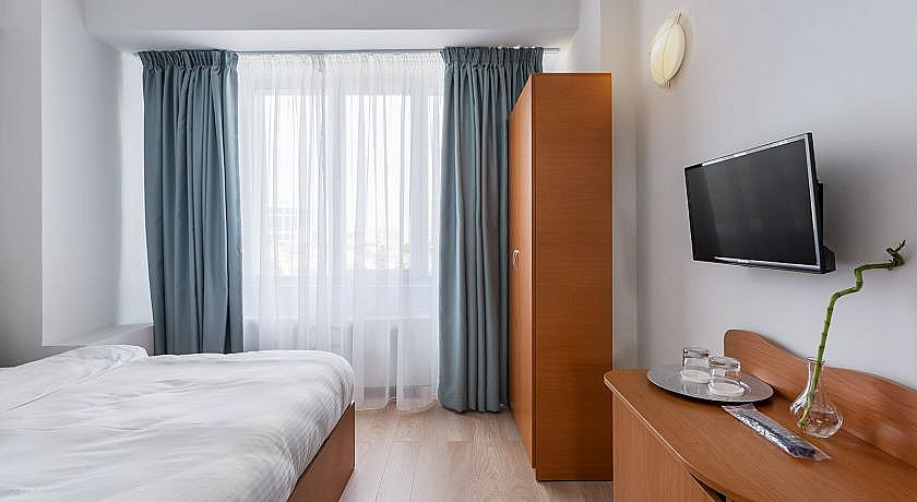 Elizeu În interior