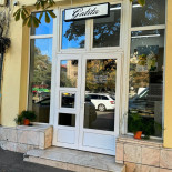 Gatita Exterior