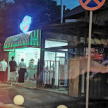 Victor's Burgers Exterior
