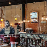 Victor's Burgers În interior