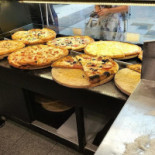 Pizzeria Cuptorul Cu Lemne Mâncare