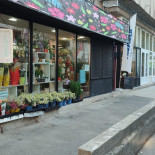 Neighbour's Cofee Gift Shop Exterior