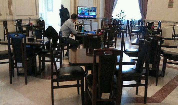 Bufetul Senatului În interior