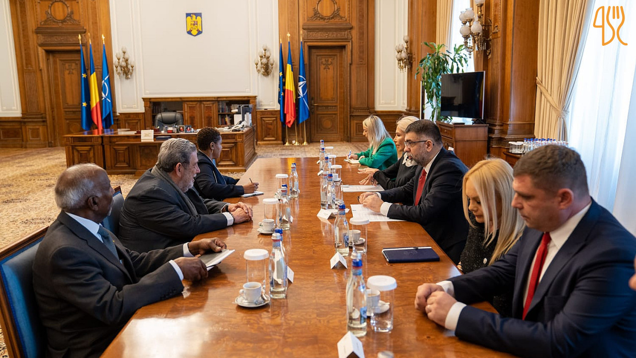 Bufetul Senatului În interior