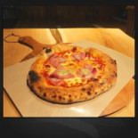 13 Cafe, Pizza More Mâncare