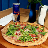 13 Cafe, Pizza More Mâncare