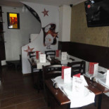Ely's Pizza În interior