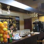 Left Wing Cafe În interior