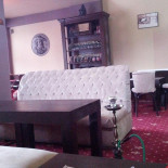 Left Wing Cafe În interior