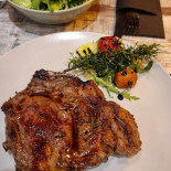 Garden's Bistro Mâncare