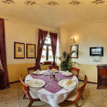 Pizza Zazu În interior