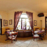 Pizza Zazu În interior