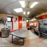 Pizza Zazu În interior
