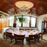Pizza Zazu În interior