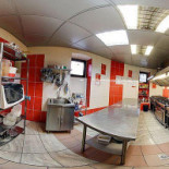 Pizza Zazu În interior