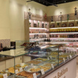 Emre Baklava În interior