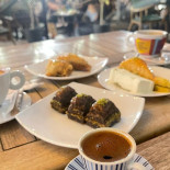 Emre Baklava Băutură