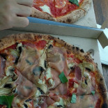 Il Pizza Iolo Mâncare