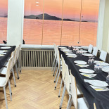 East În interior