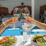 La Kostas Taverna Băutură