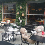 Sweetology Exterior