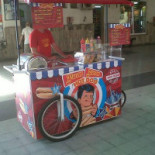 Yum Yum Hot Dog Exterior