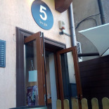 5 To Go Exterior