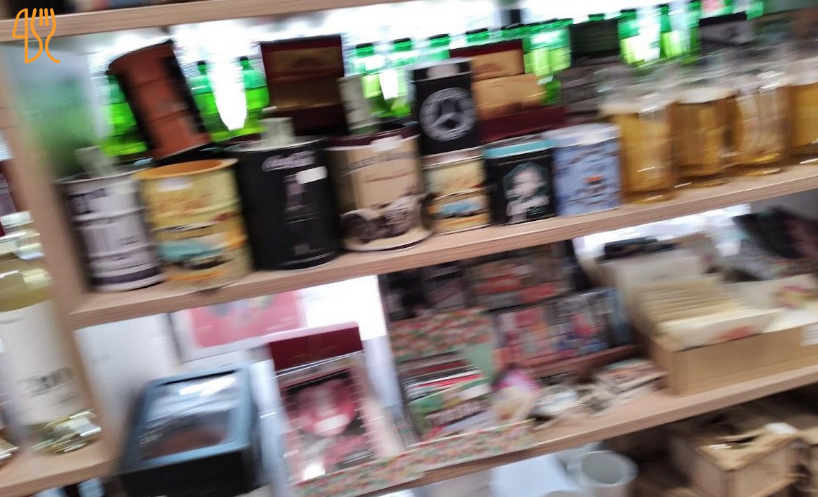 The Corner Shop În interior