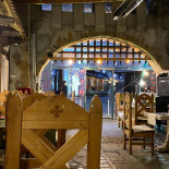 Dracula Medieval Feast Dentro