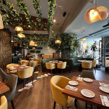 The After Five În interior